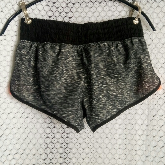 So running shorts - Picture 2 of 6